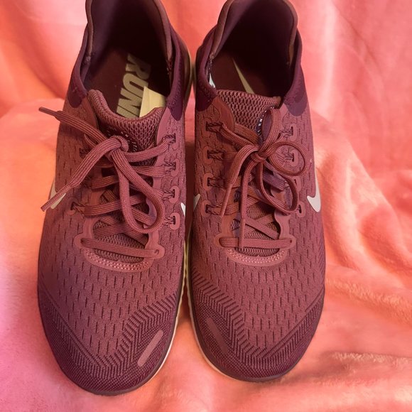 2018 Nike FreeRun - Picture 2 of 3